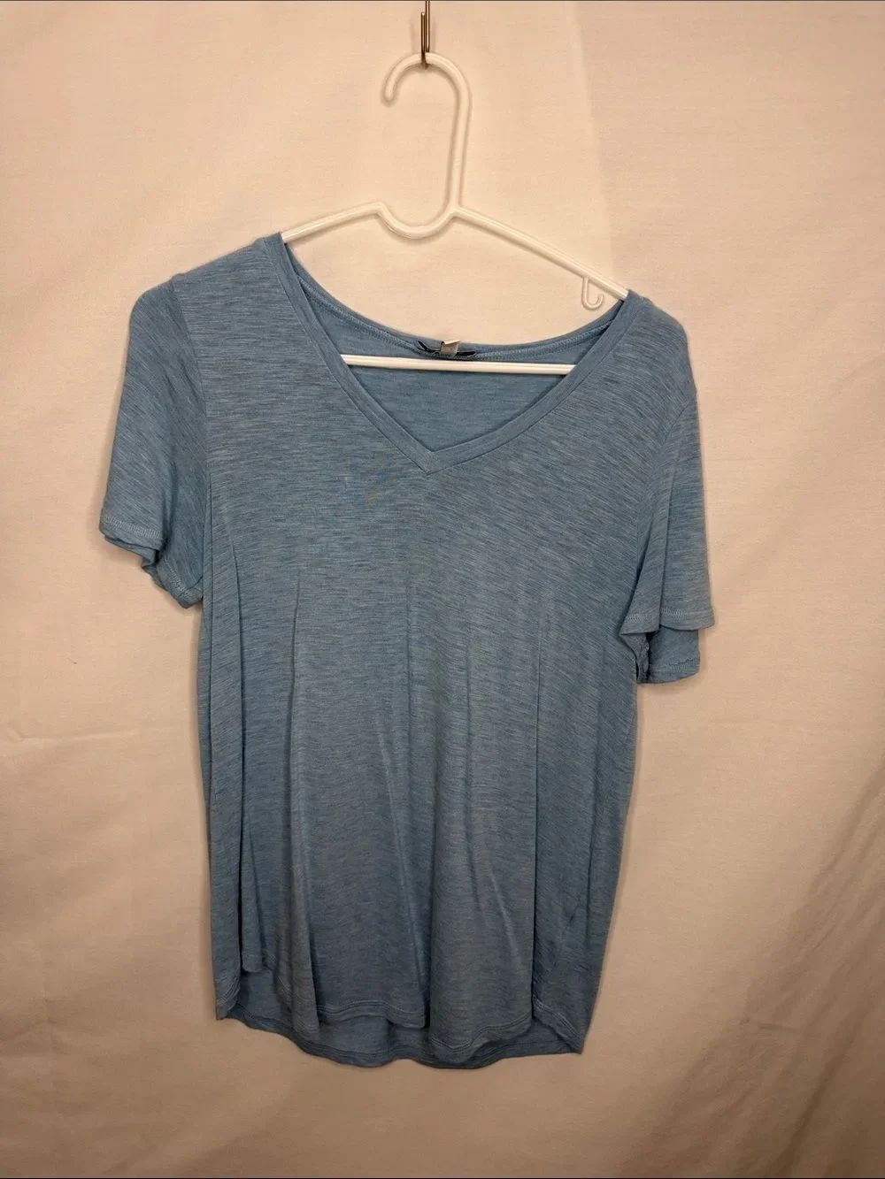 Jessica Simpson Light Blue V-Neck Short Sleeve Tee